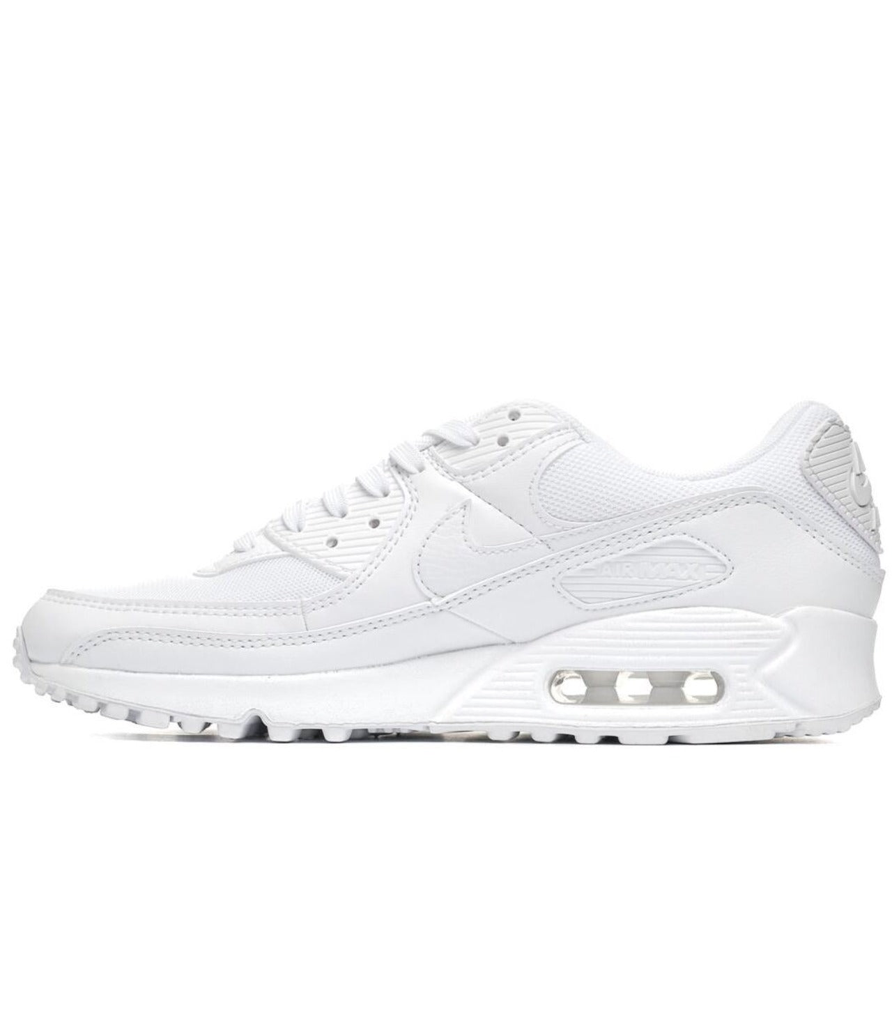 basket Nike avec semelle Air, look urbain et tendance.