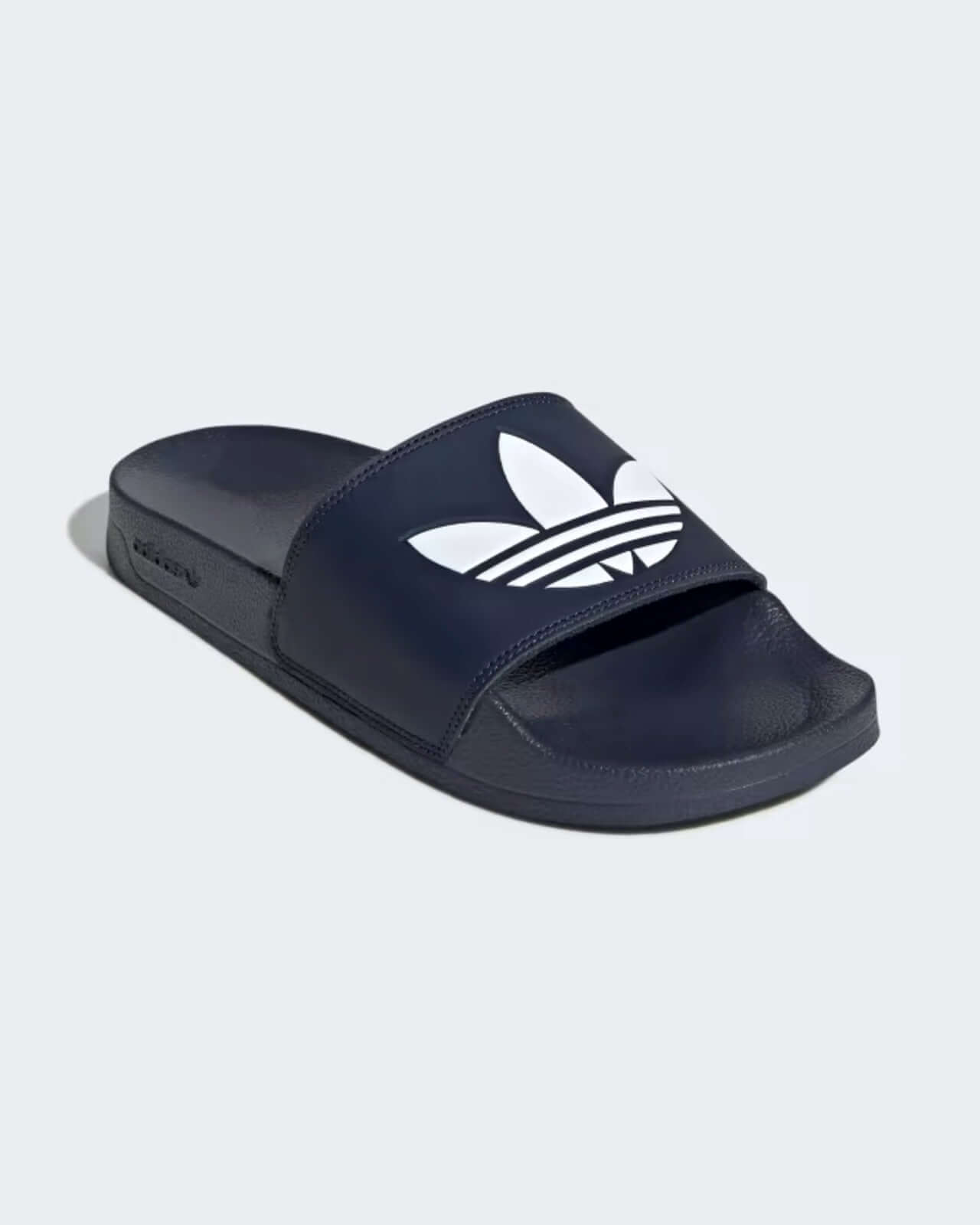 Logo Adidas sur la bride Adilette Lite FU8299