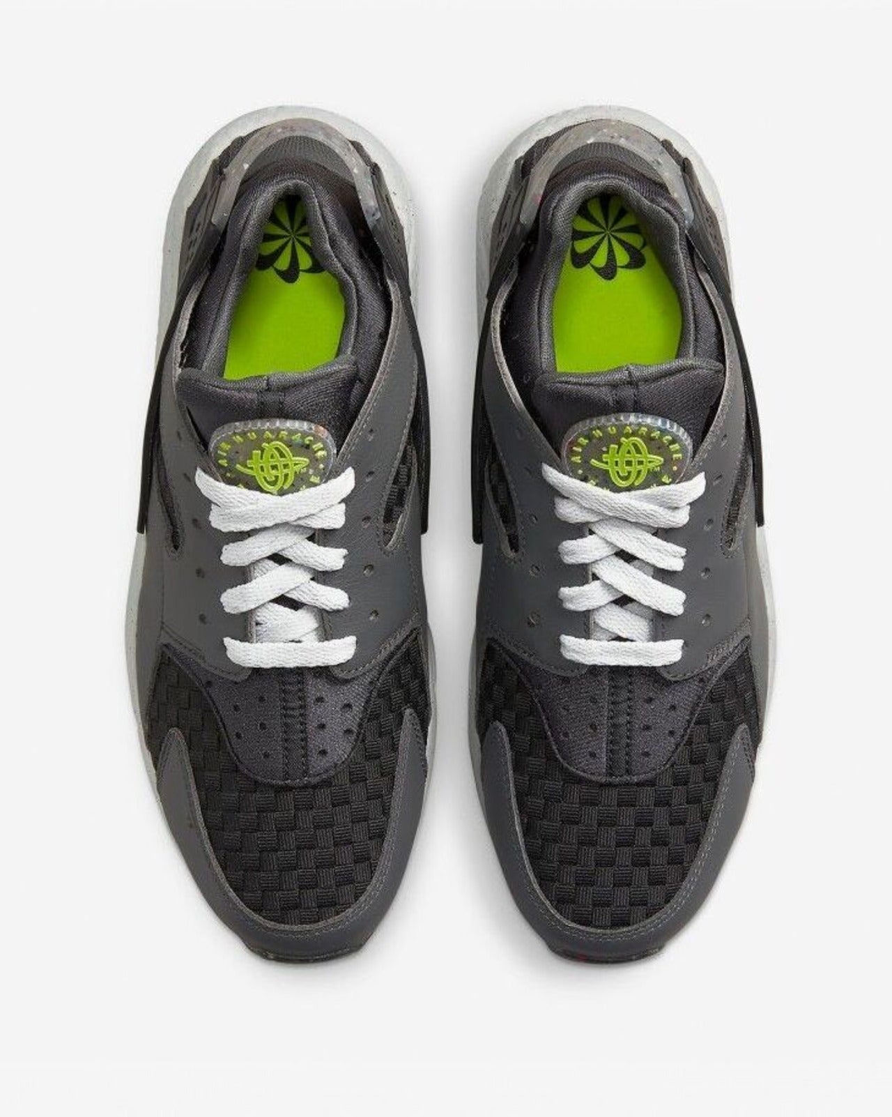 détail du Flyknit et de la semelle transparente