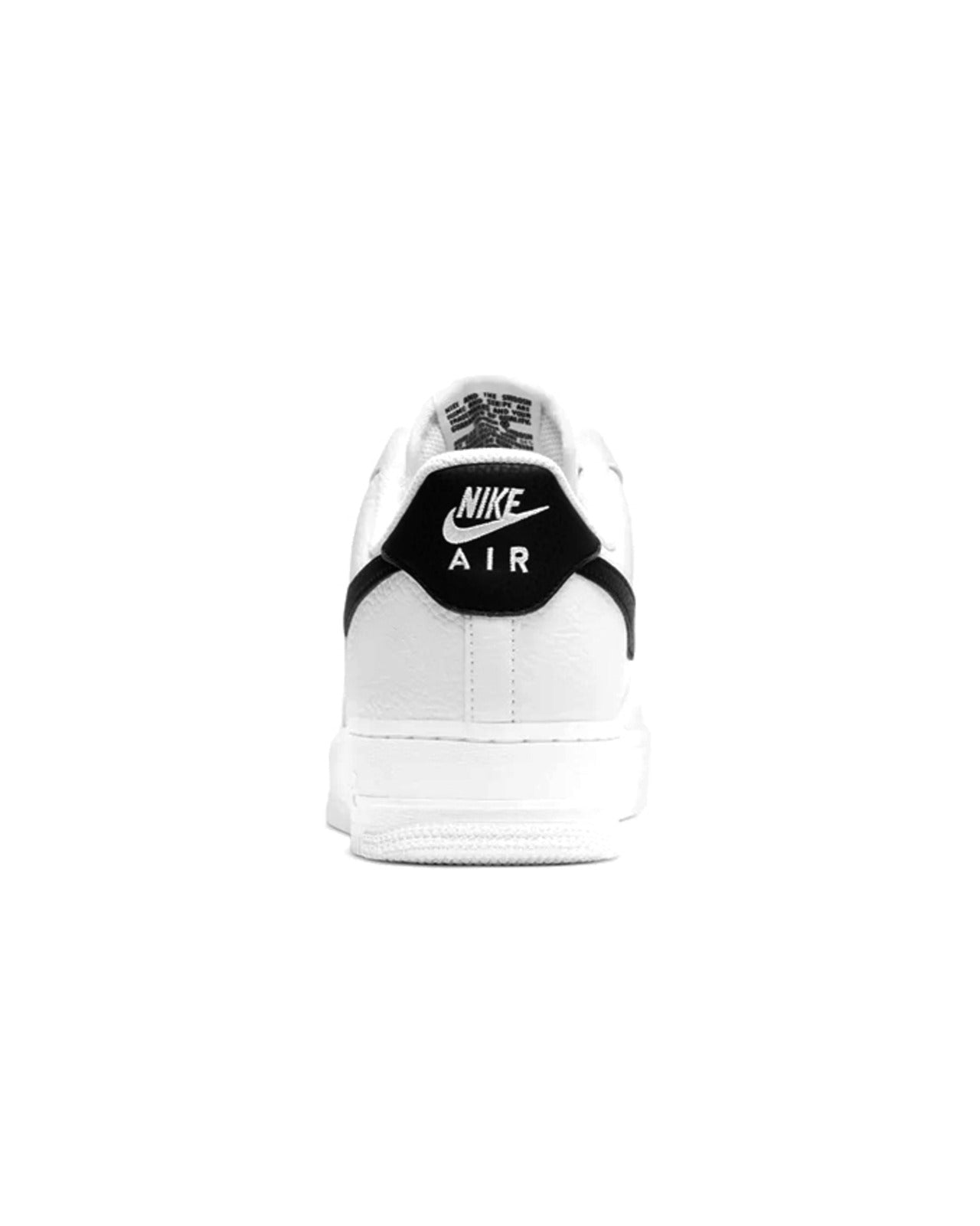 sneakers Nike pour homme au style urbain.