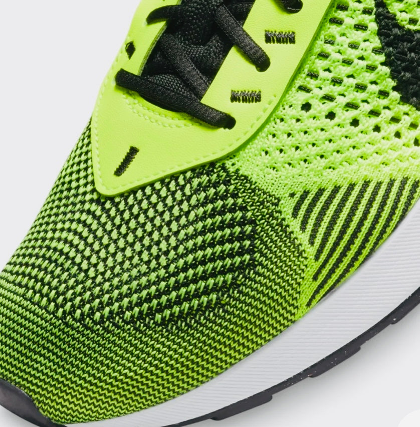Vue latérale Nike Air Max Flyknit Racer NN FD4610-700
