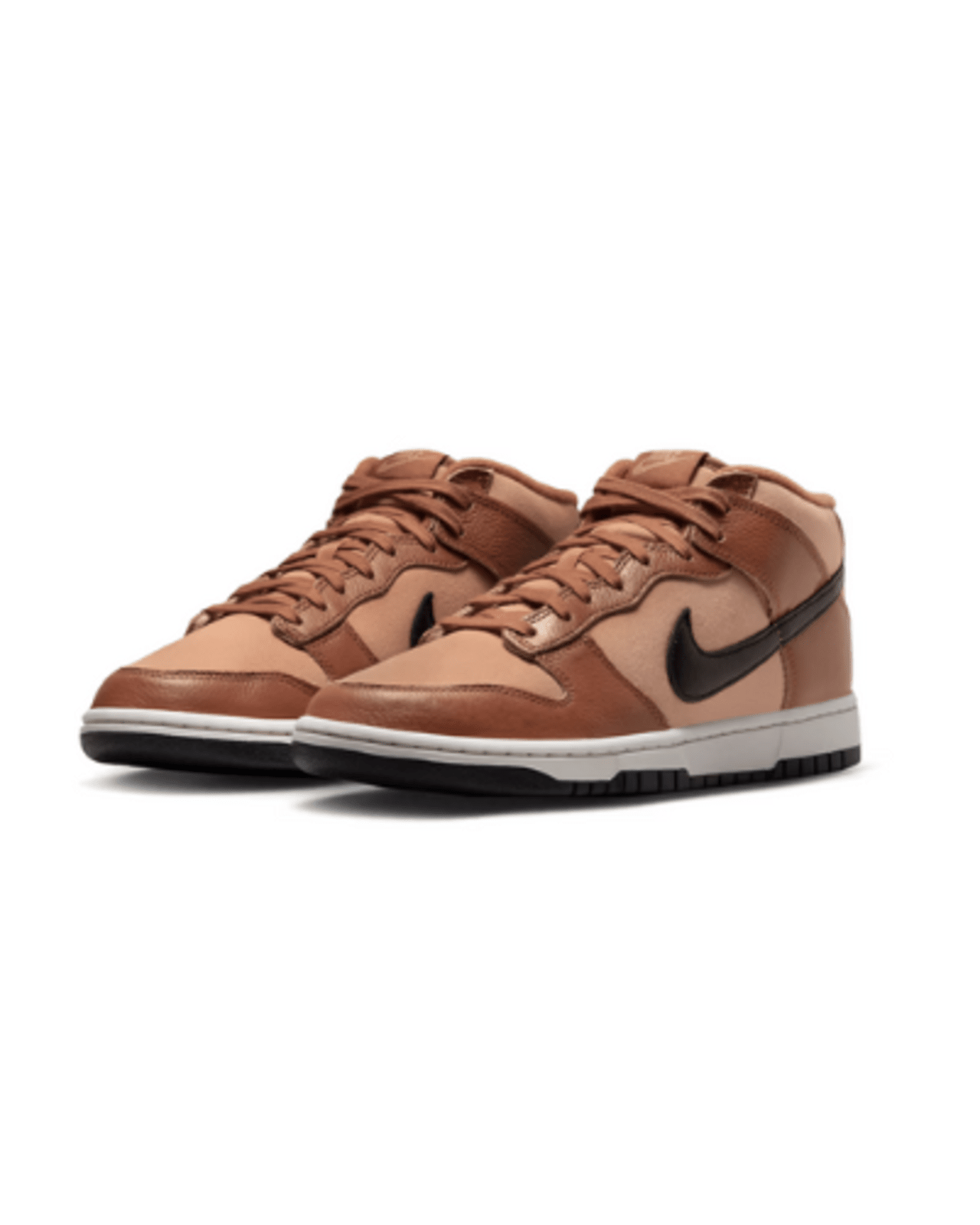 Nike Dunk Mid détail cuir et semelle
