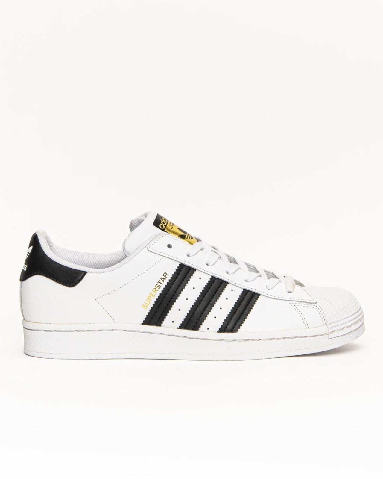 Adidas Superstar EG4958 détail coque avant