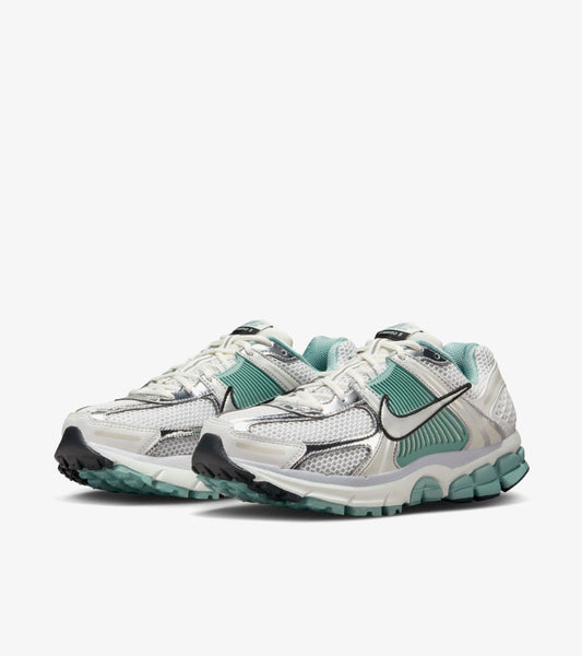 W NIKE ZOOM VOMERO 5