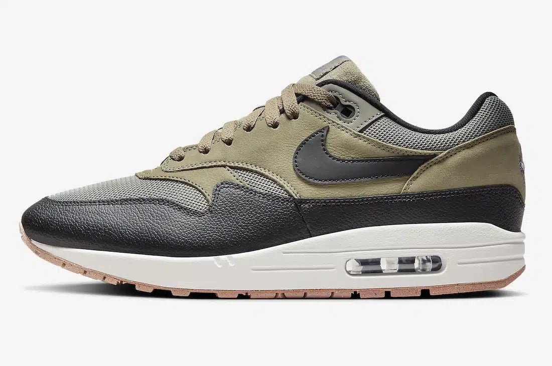 NIKE AIR MAX 1 SC