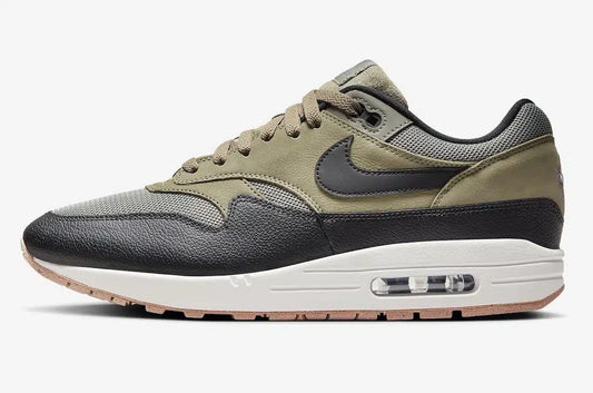 NIKE AIR MAX 1 SC