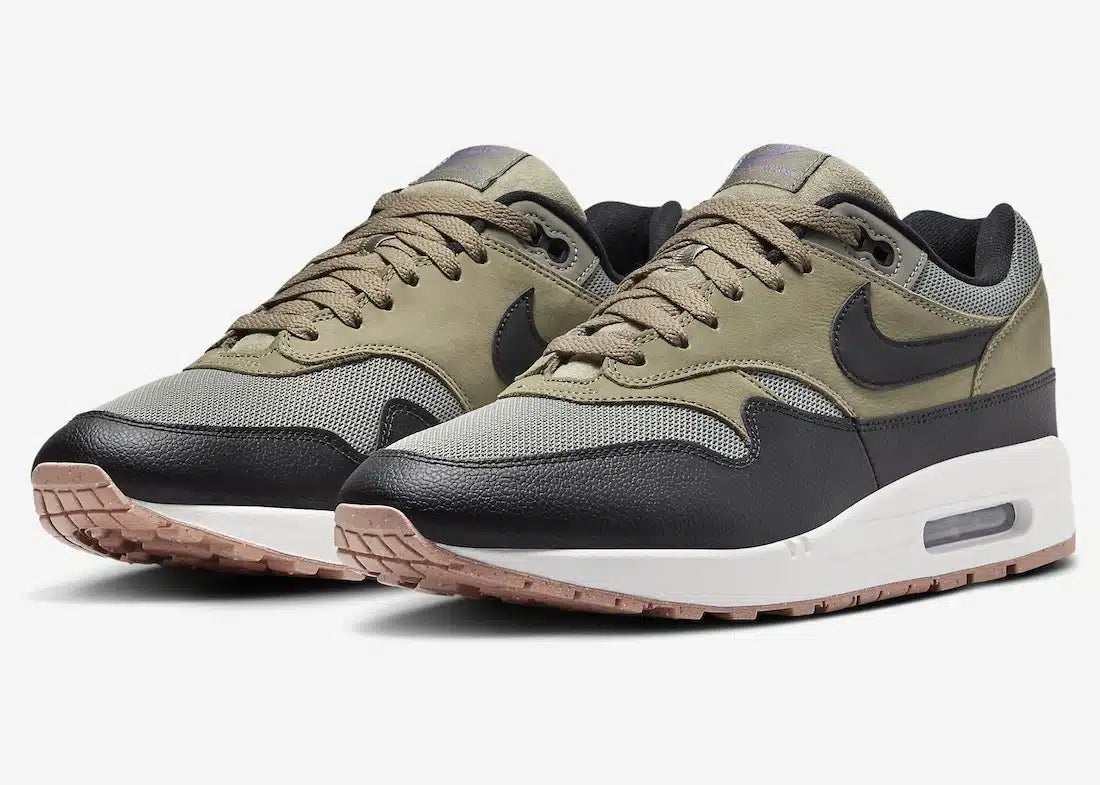 NIKE AIR MAX 1 SC